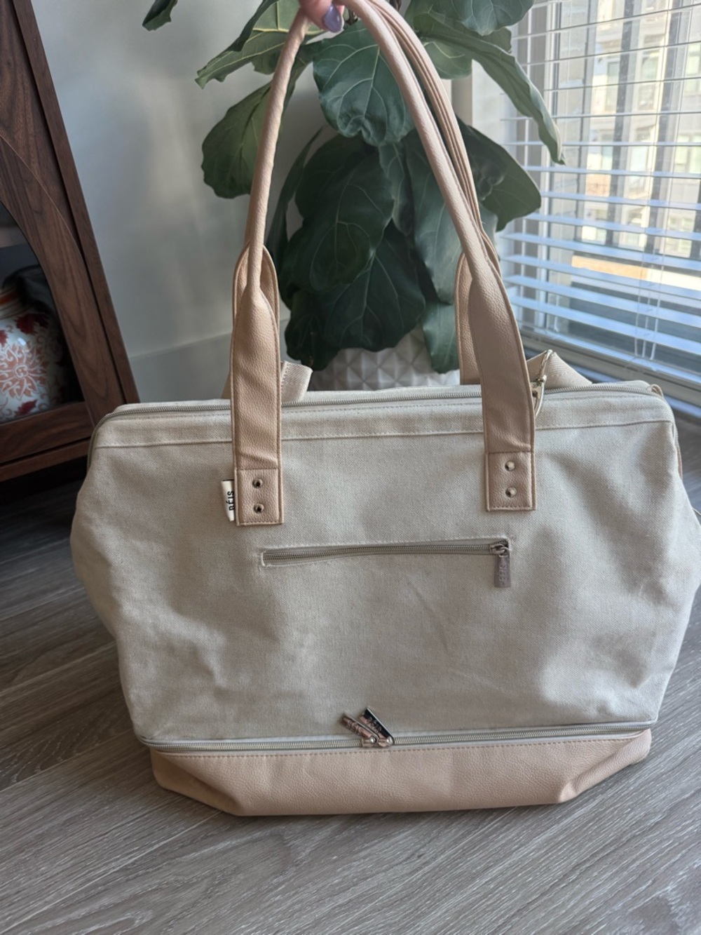 Beis Weekender Bag in Beige